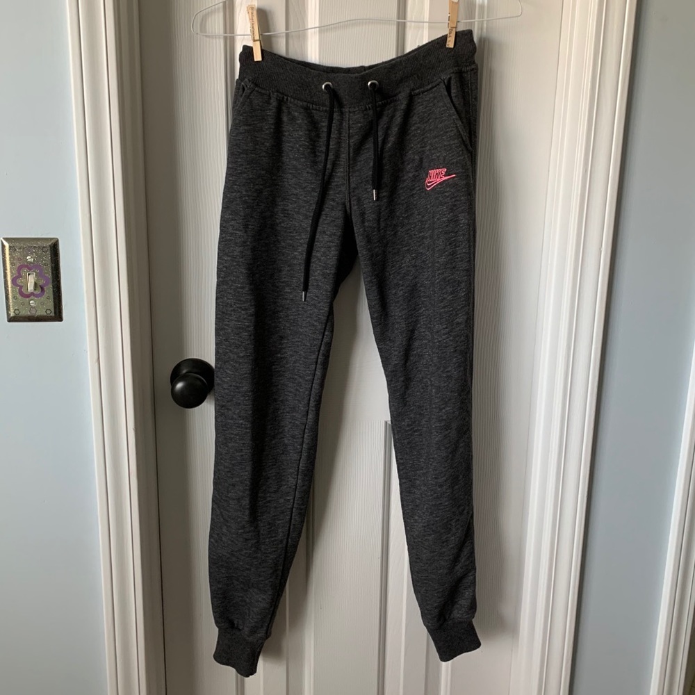 grey nike joggers